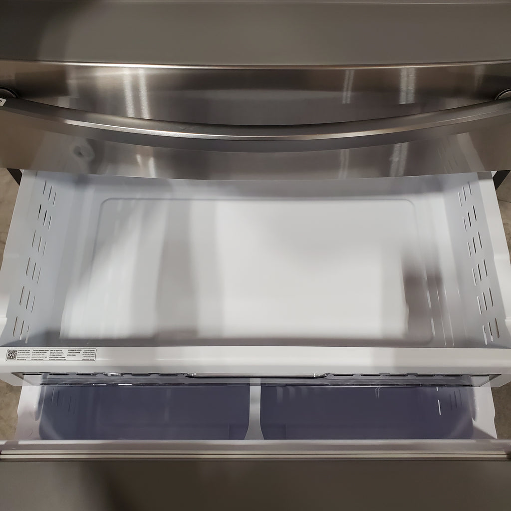 Pictures of Samsung 28-cu ft 4-Door ENERGY STAR Smart French Door Refrigerator with Ice Maker in Fingerprint Resistant Stainless Steel 4SD423 - RF28R7201SR - Scratch and Dent (Minor) - Neu Appliance Outlet - Discount Appliance Outlet in Austin, Tx