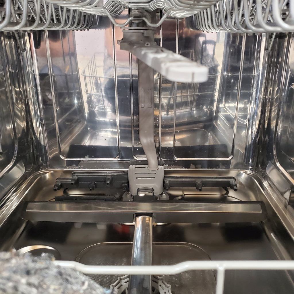 Pictures of Samsung AutoRelease Smart 39dBA Dishwasher with Linear Wash in Fingerprint Resistant Black Stainless Steel DW80R9950UG - Scratch and dent (minor) - Neu Appliance Outlet - Discount Appliance Outlet in Austin, Tx