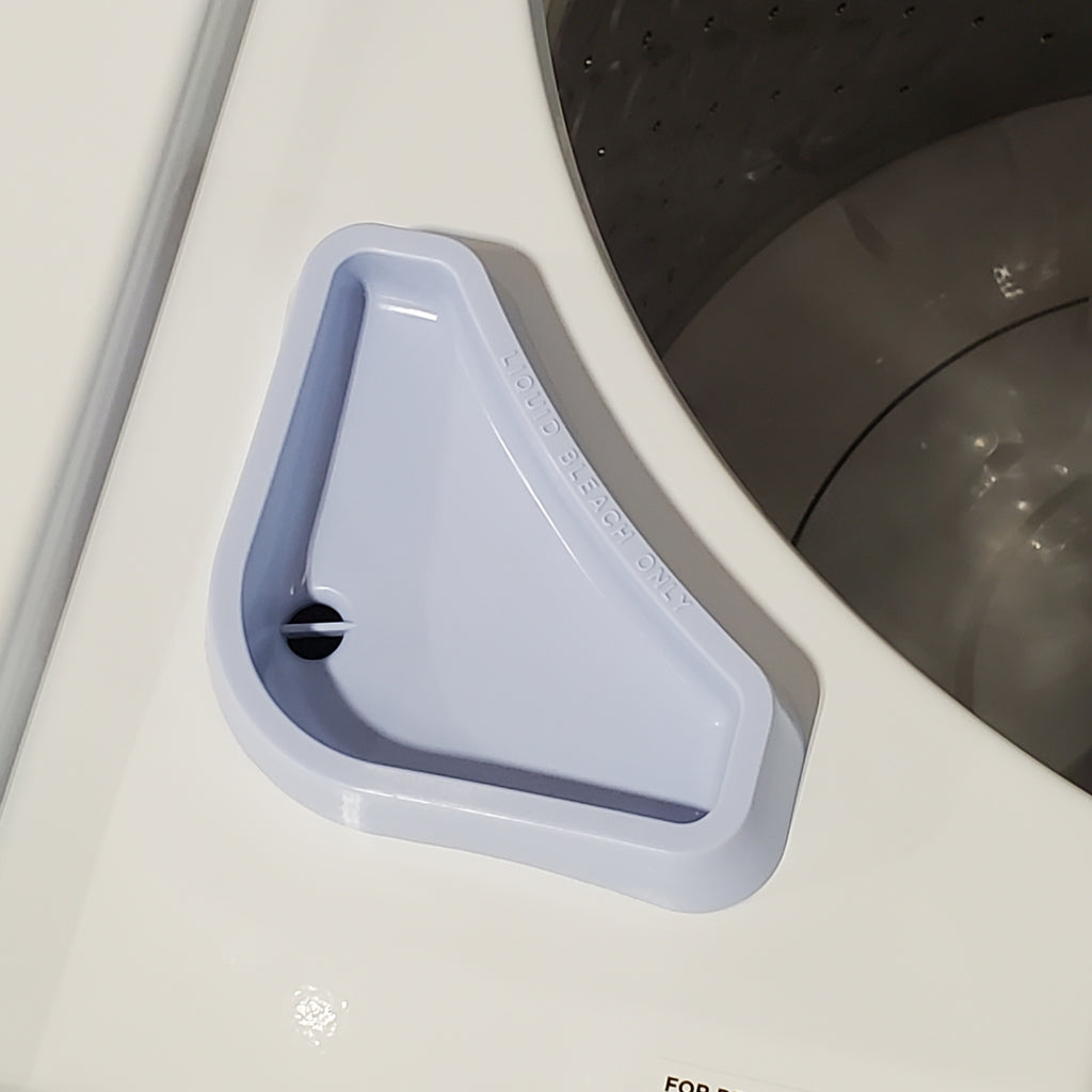 Pictures of Frigidaire Electric Washer/Dryer Laundry Center - 3.9 Cu. Ft Washer and 5.5 Cu. Ft. Dryer FLCE7522AW - Scratch & Dent (Minor) - Neu Appliance Outlet - Discount Appliance Outlet in Austin, Tx