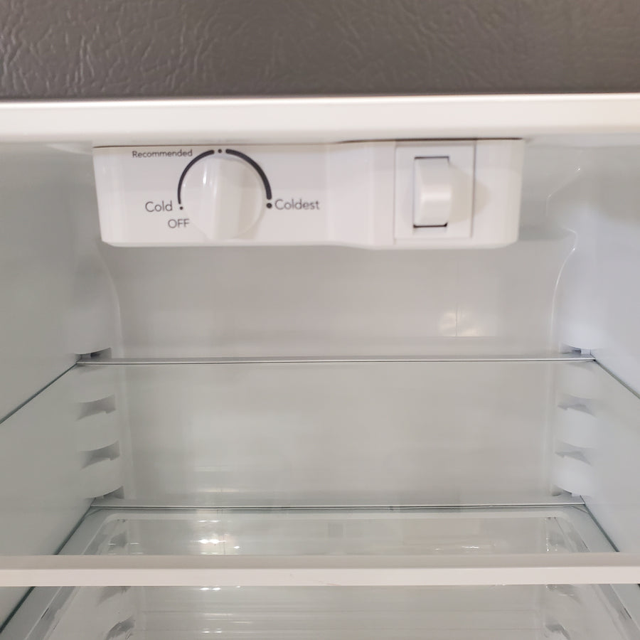 Frigidaire 30" Wide 20 cu ft Top Freezer Refrigerator with EvenTemp™ Cooling System in Stainless Steel 3SD821 - FFTR2045VS - Scratch & Dent (Moderate)