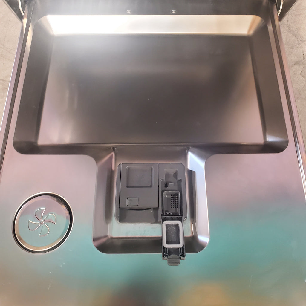 Pictures of ASKO 24" Dishwasher with Front Control, Pocket Handle, Stainless Steel tub, 3 Racks, 42 dBA, ADA DBI564IS - Open Box - Neu Appliance Outlet - Discount Appliance Outlet in Austin, Tx