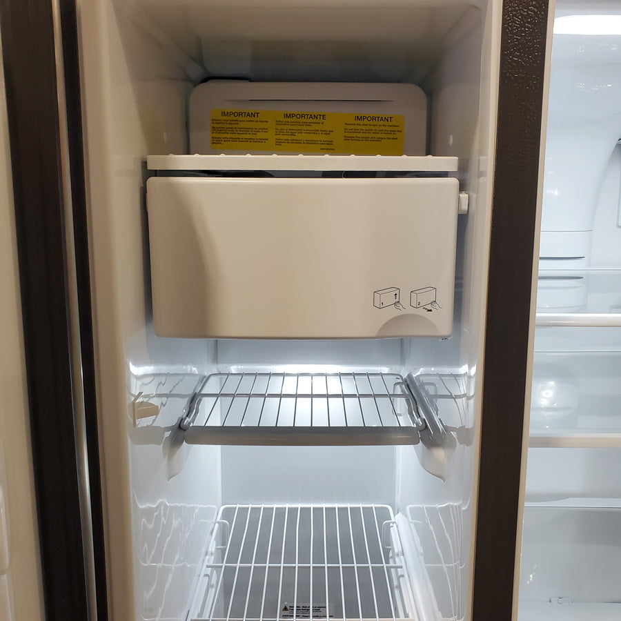 GE 25.3 Cu. Ft. Side-By-Side Refrigerator in Fingerprint Resistant Stainless Steel 22136SD351 - GSS25GYPFS - Scratch & Dent (Minor)