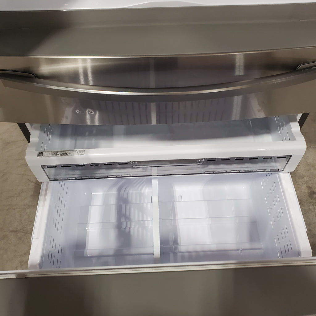 Pictures of Samsung 28-cu ft 4-Door ENERGY STAR Smart French Door Refrigerator with Ice Maker in Fingerprint Resistant Stainless Steel 4SD413 - RF28R7201SR - Scratch and Dent (Minor) - Neu Appliance Outlet - Discount Appliance Outlet in Austin, Tx