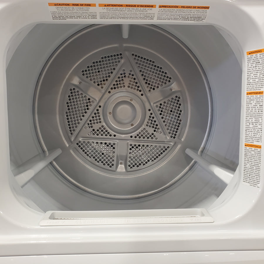 Frigidaire Electric Washer/Dryer Laundry Center - 3.9 Cu. Ft Washer and 5.5 Cu. Ft. Dryer 22SD056 - FLCE7522AW - Open Box