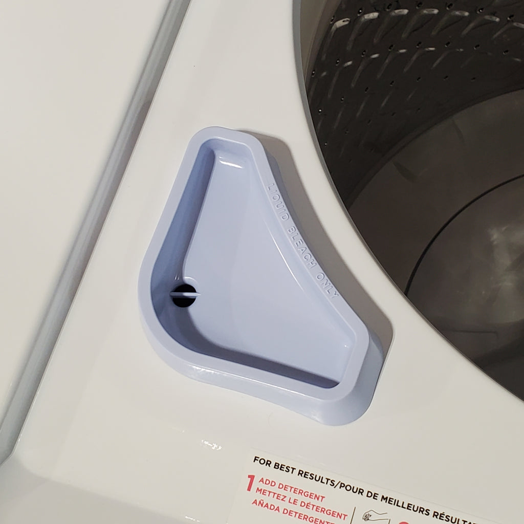 Pictures of Frigidaire Electric Washer/Dryer Laundry Center - 3.9 Cu. Ft Washer and 5.5 Cu. Ft. Dryer FLCE7522AW - Scratch & Dent (Moderate) - Neu Appliance Outlet - Discount Appliance Outlet in Austin, Tx