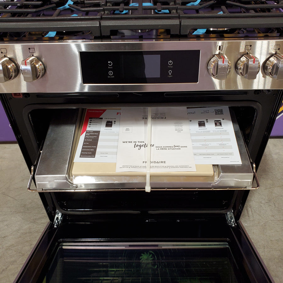 Frigidaire Gallery Stone-Baked Pizza 5 Burners 6-cu ft Air Fry Convection Oven Slide-In Natural Gas Range in Smudge-Proof Stainless Steel 20531SD500 - GCFG3070BF - Scratch & Dent (Minor)
