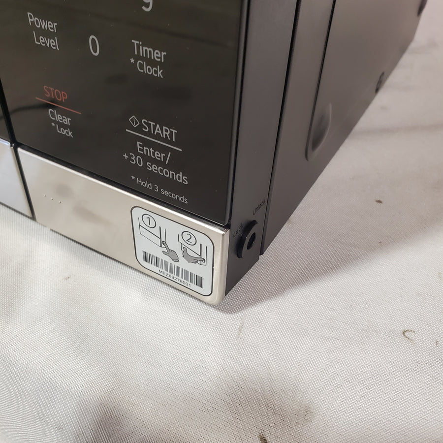 LG 0.9 cu. ft. NeoChef™ Countertop Microwave with Smart Inverter MSER0990S - Scratch & Dent (Minor)