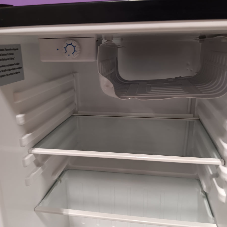 Magic Chef 2.6 cu. ft. Mini Fridge in Black, ENERGY STAR HMBR265BE1 - Scratch & Dent (Minor)