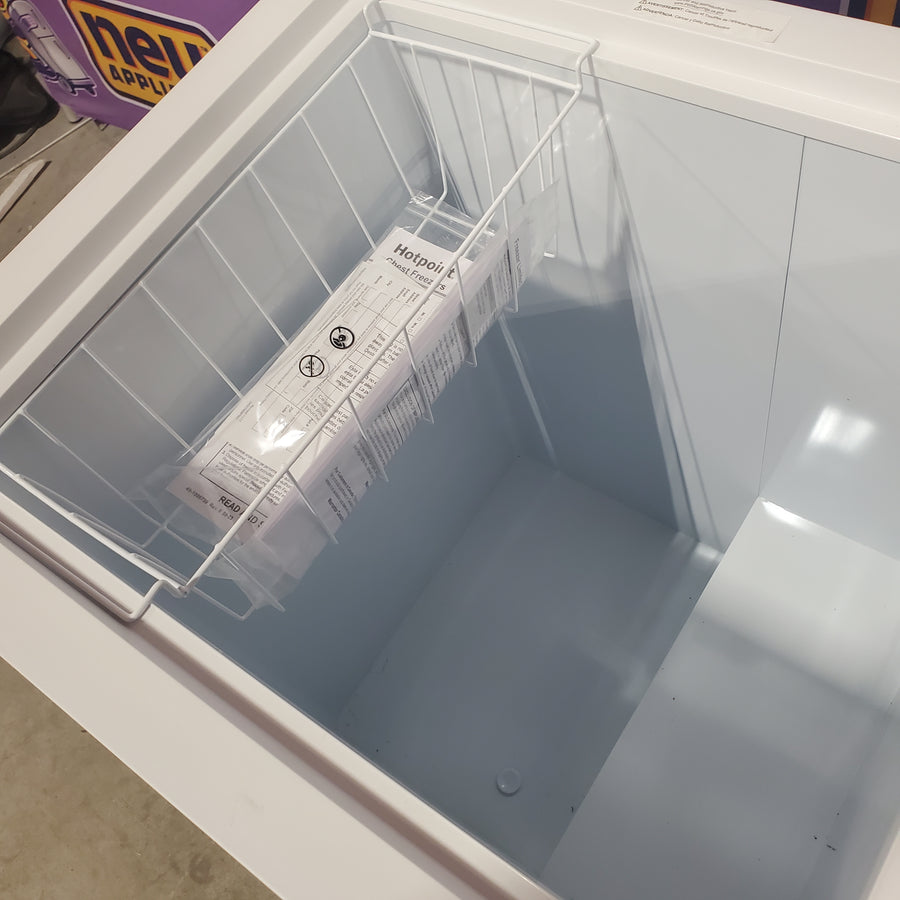 Hotpoint 4.9-cu ft Chest Freezer Convertible to Refrigerator in White HCM5QWWW - Scratch & Dent (Major)