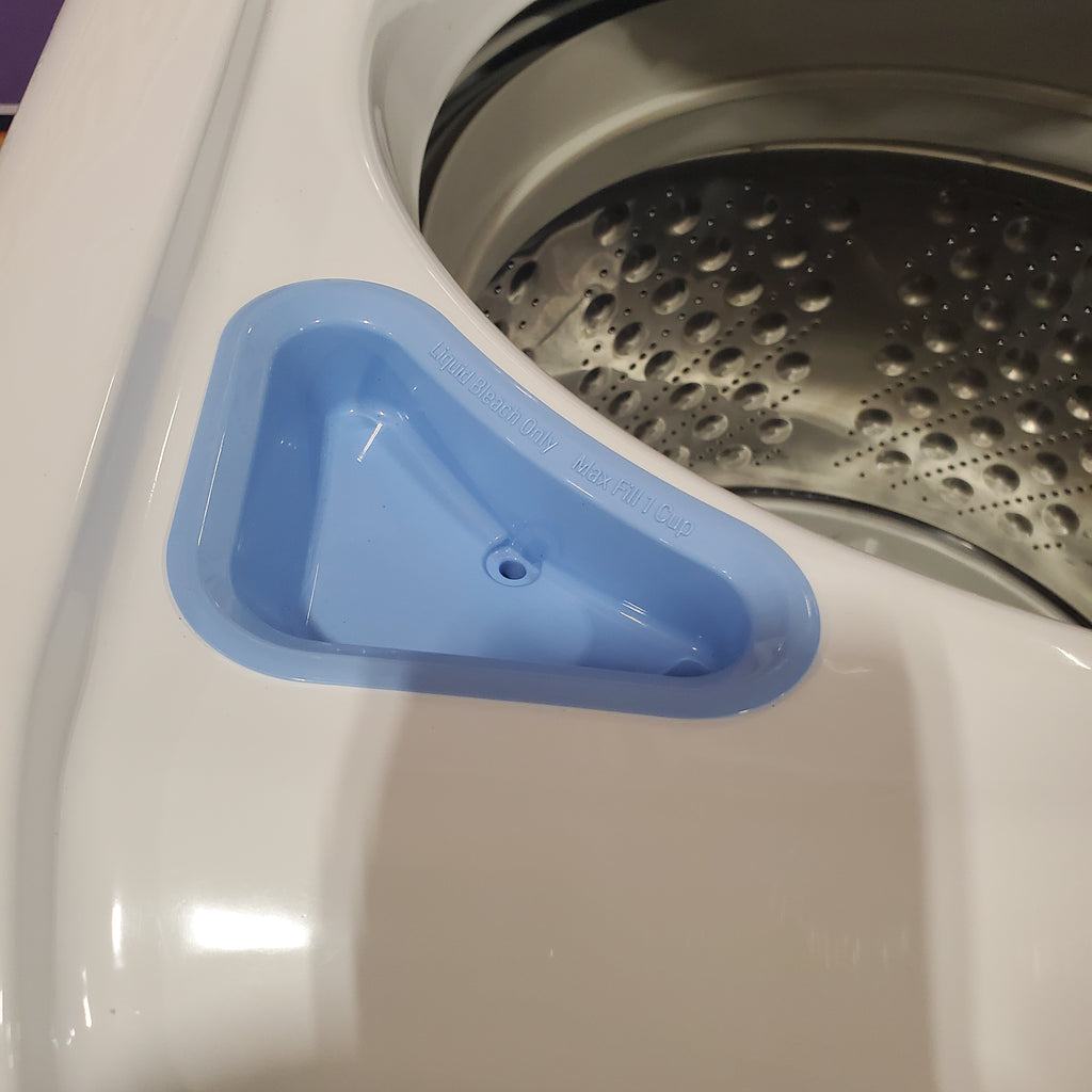 Pictures of LG White Top Load 4.5 Cu. Ft. Washer with NeveRust Drum and TurboDrum Technology WT7000CW - Certified Refurbished and LG 7.3 Cu. Ft. Electric Rear Control Ultra Large Capacity Dryer in White with Sensor Dry 16037 - DLE6100W - Certified Refurbished - Neu Appliance Outlet - Discount Appliance Outlet in Austin, Tx