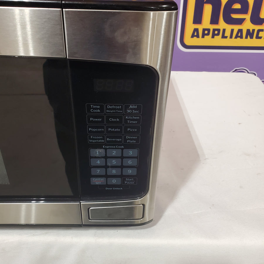 GE 1.1-cu ft 950 -Watt Countertop Microwave in Stainless Steel GCST11N1WSS - Scratch & Dent (Minor)