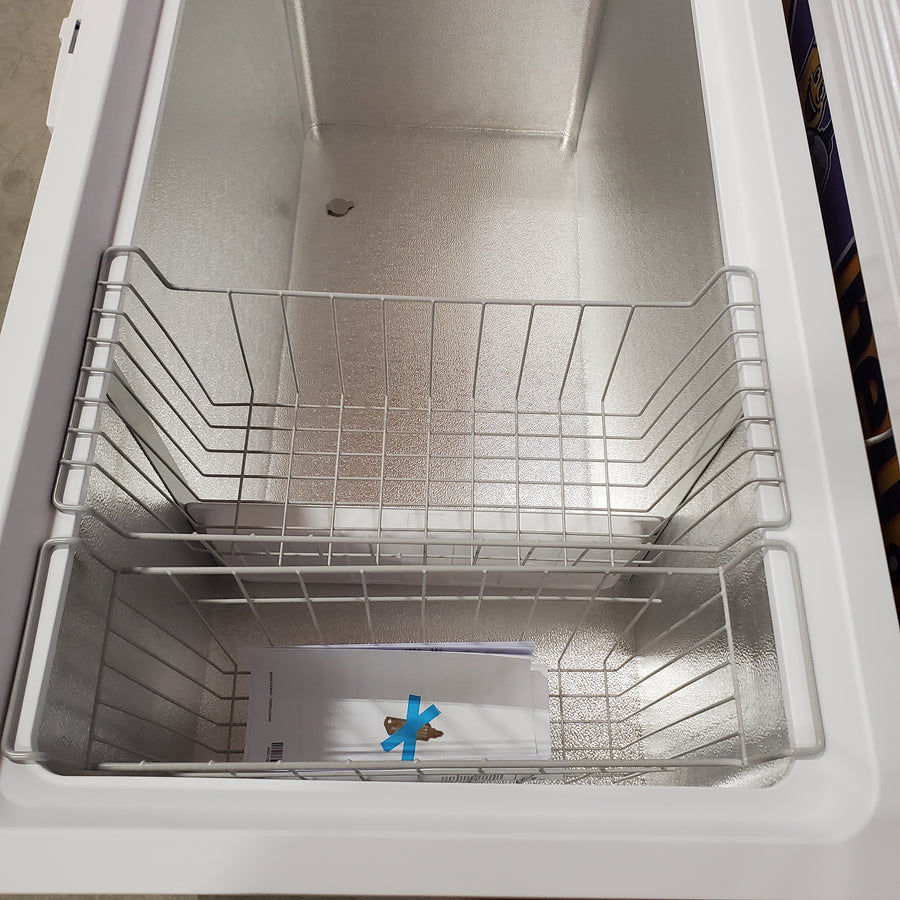 Maytag 16 cu. ft. Chest Freezer in White 30132SD101 - MZC5216LW - Scratch & Dent (Minor)