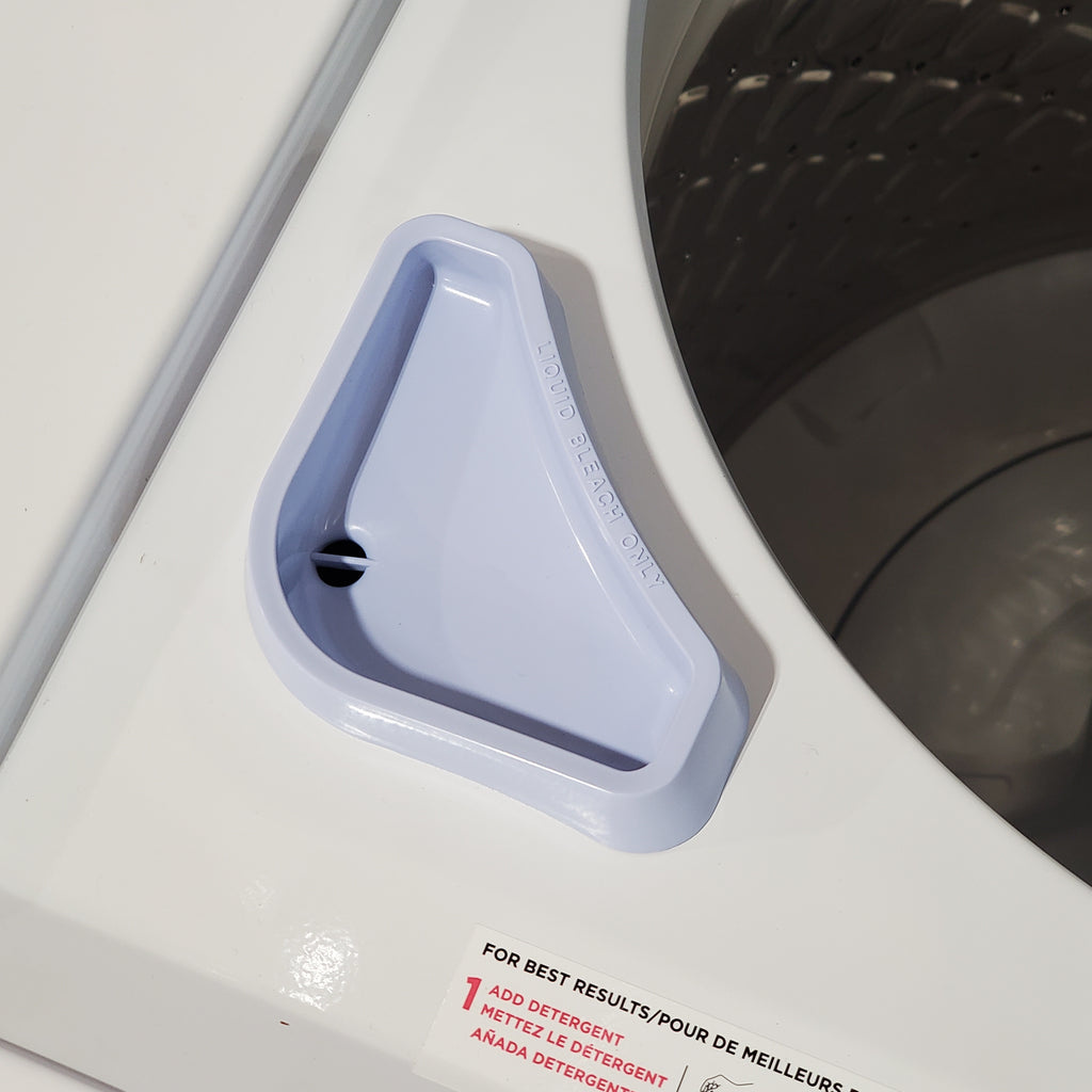 Pictures of Frigidaire Electric Washer/Dryer Laundry Center - 3.9 Cu. Ft Washer and 5.5 Cu. Ft. Dryer FLCE7522AW - Scratch & Dent (Minor) - Neu Appliance Outlet - Discount Appliance Outlet in Austin, Tx