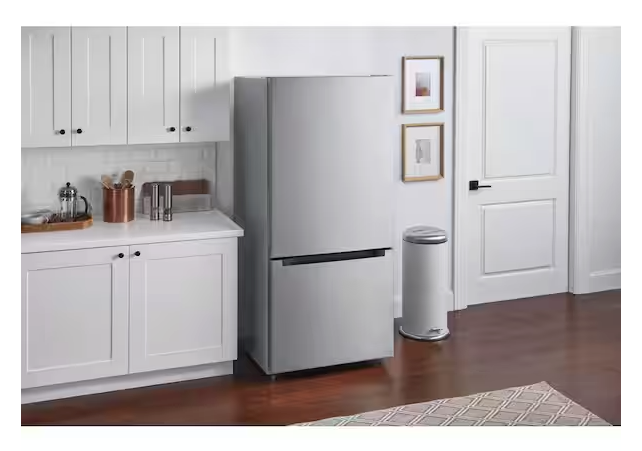 Vissani 18.7 cu. ft. Bottom Freezer Refrigerator in Stainless Steel 251312SD992 - MDBF18SS - Scratch & Dent (Moderate)