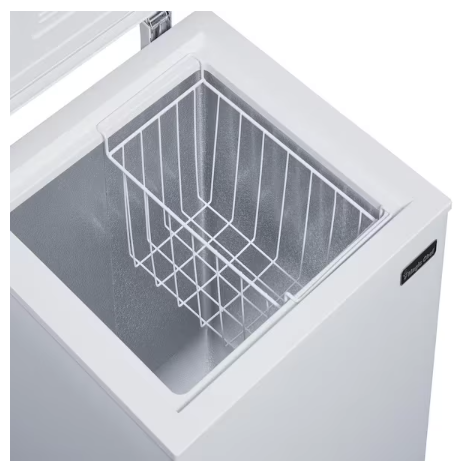 Magic Chef 3.5 cu. ft. Manual Defrost Chest Freezer in White 251311SD937 - HMCF35W5 - Scratch & Dent (Moderate)