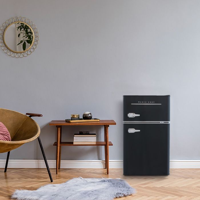 Magic Chef Retro 3.2 Cu. Ft. 2 Door Mini Fridge in Black 25135SD678 - HMCR320BE - Open Box
