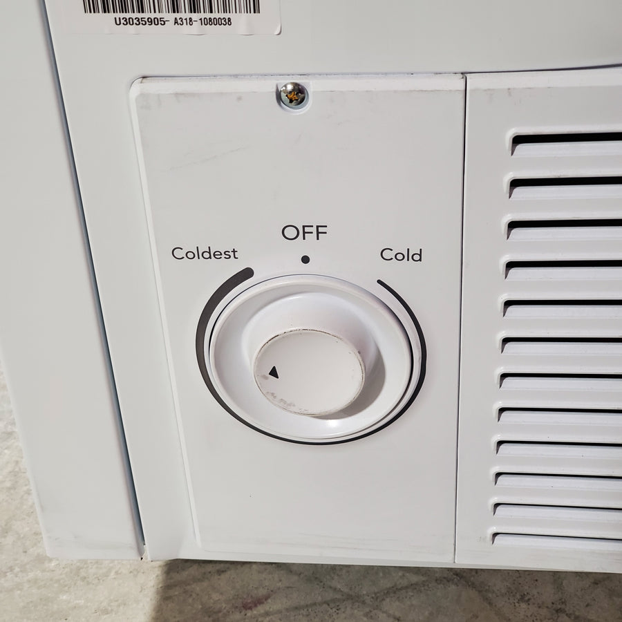 Frigidaire 15 Cu. Ft. Garage Ready Chest Freezer 25SD037 - FFCL1542AW - Scratch & Dent (Minor)