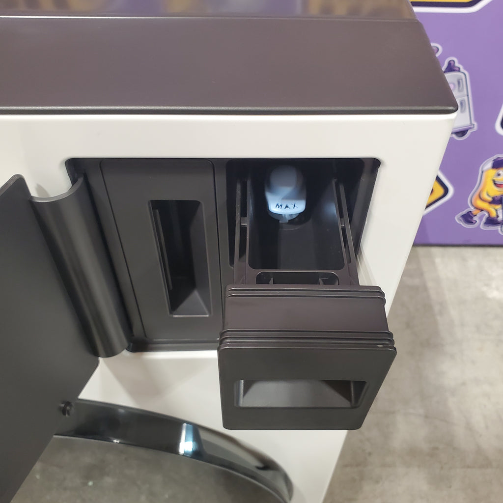 Pictures of Samsung Bespoke 5.3-cu ft Capacity Ivory Vented All-In-One ENERGY STAR Certified Washer Dryer Combo 3SD720 - WD90F53AVY - Scratch & Dent (Minor) - Neu Appliance Outlet - Discount Appliance Outlet in Austin, Tx