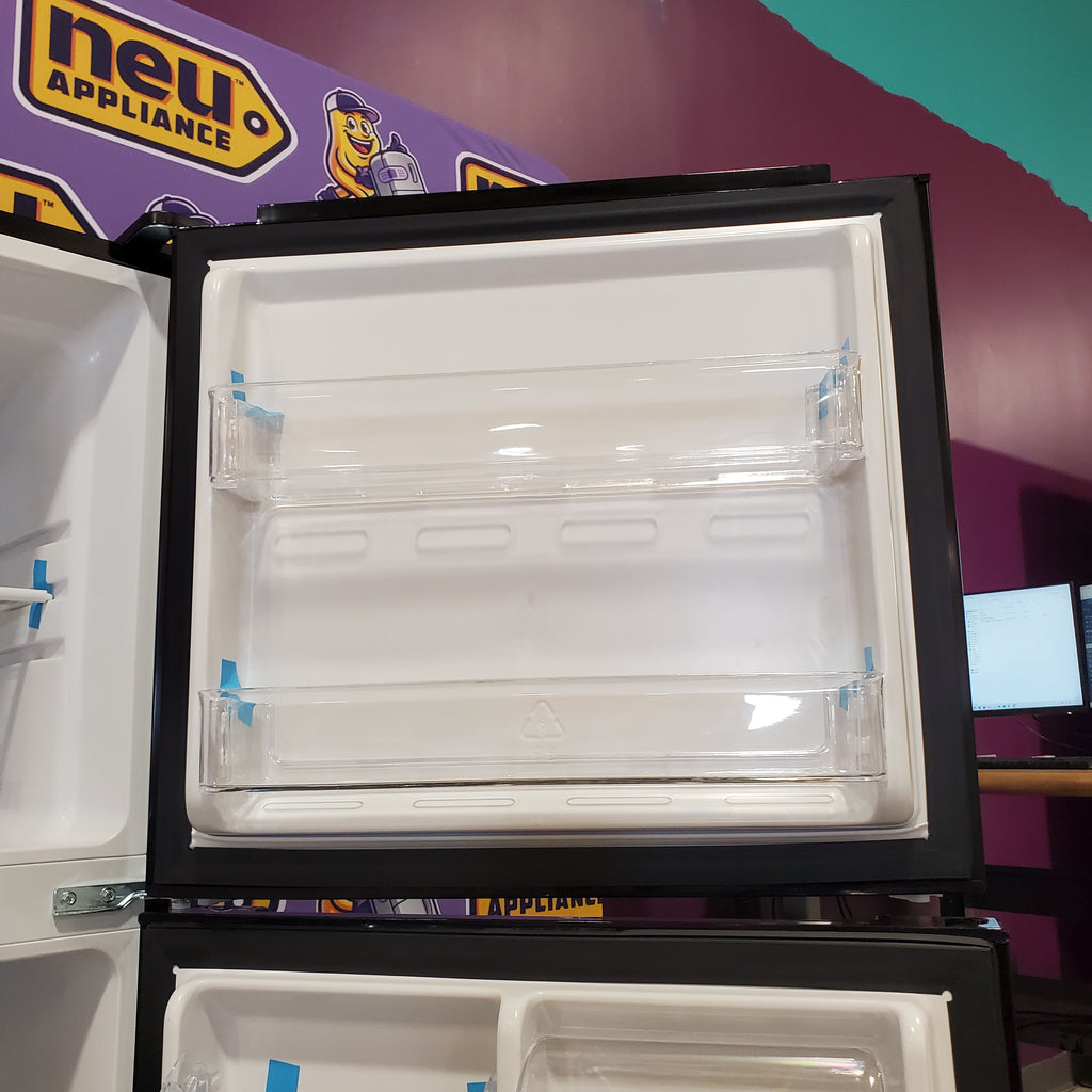 Pictures of Magic Chef 10.1 cu. ft. Top Freezer Refrigerator in Black HMDR1000BE - Scratch & Dent (Moderate) - Neu Appliance Outlet - Discount Appliance Outlet in Austin, Tx