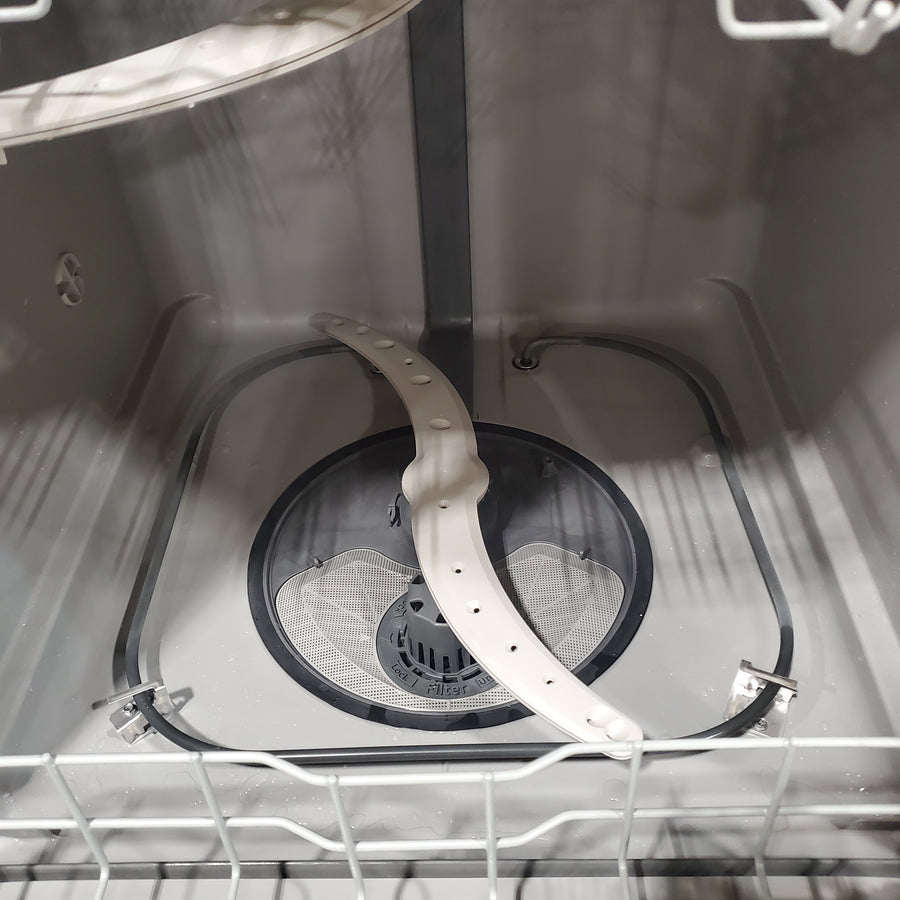 GE® ENERGY STAR® Dishwasher with Front Controls in White 25134SD480 - GDF460PGTWW - Scratch & Dent (Minor)
