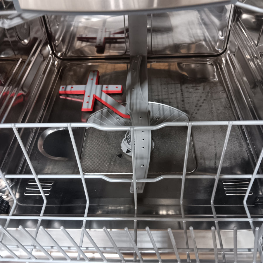 Bosch 500 Series 24 in. Stainless Steel Top Control Tall Tub Pocket Handle Quietest 44 dBA Dishwasher with Stainless Steel Tub SHP65DM5N - Scratch & Dent (Minor)
