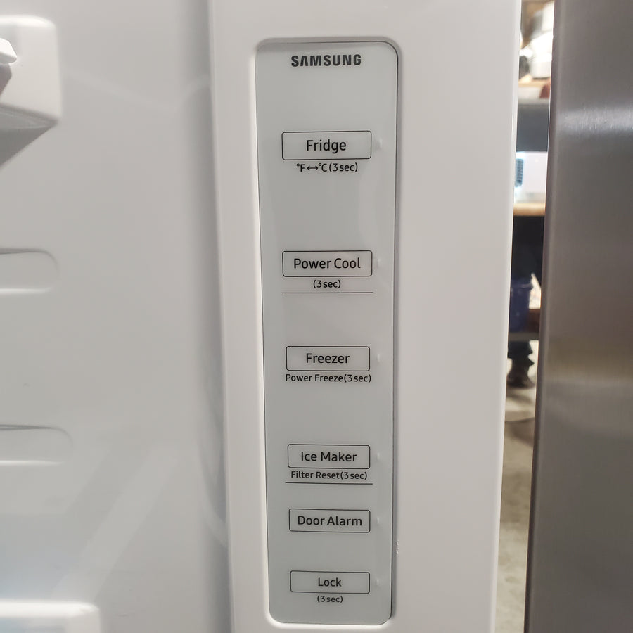 Samsung 27.4-cu ft Side-by-Side Refrigerator with Ice Maker in Fingerprint Resistant Stainless Steel 22131SD106 - RS27T5200SR - Scratch & Dent (Minor)