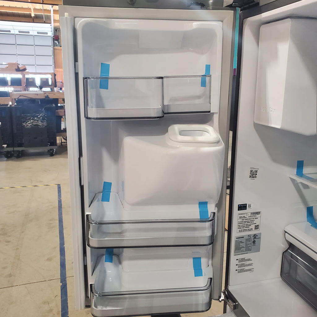 Pictures of Samsung 28-cu ft 4-Door Smart French Door Refrigerator with Ice Maker (Fingerprint Resistant Stainless Steel) ENERGY STAR-RF28R7201SR-Scratch and Dent (Minor) - Neu Appliance Outlet - Discount Appliance Outlet in Austin, Tx