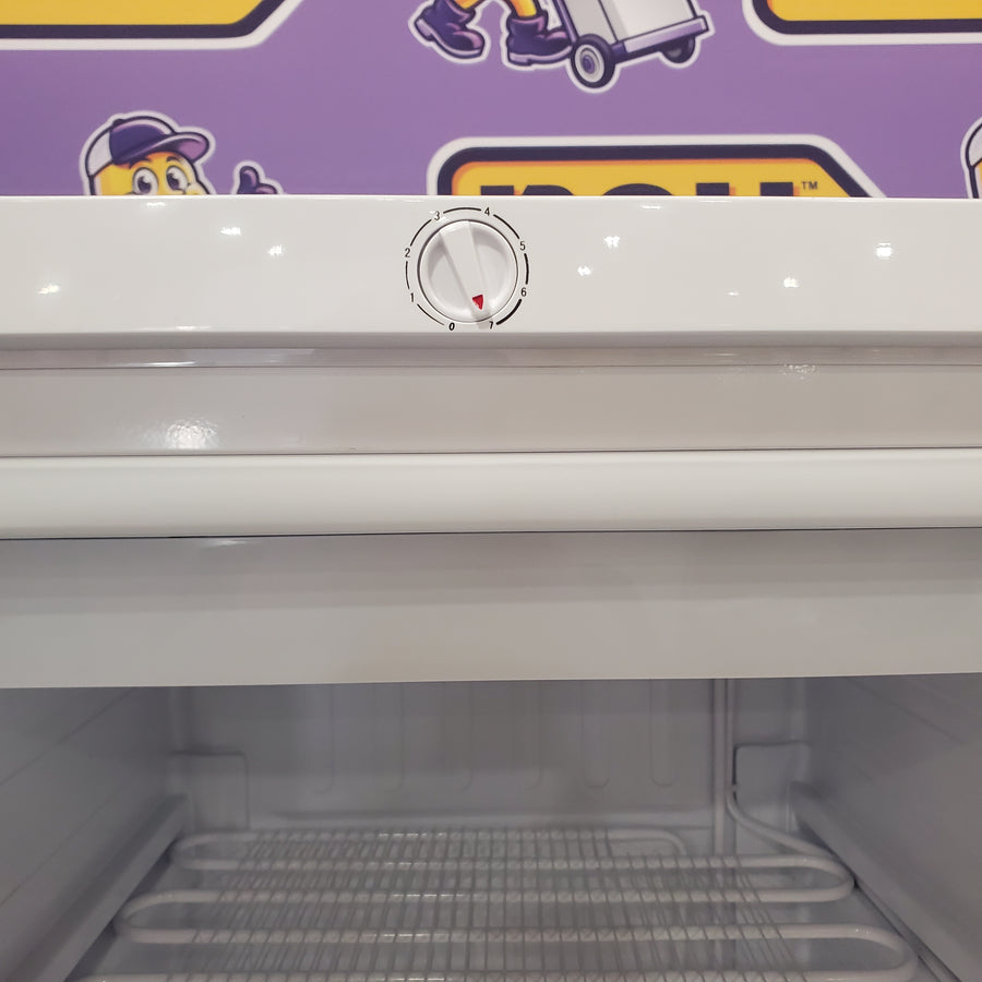 Hamilton Beach 11 Cu Ft Upright Freezer in White 25132SD387 - HBFRF0011 - Scratch & Dent (Moderate)