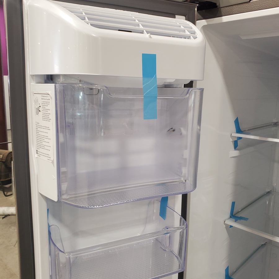 Samsung 28-cu ft Side-by-Side Refrigerator Smart Compatible with Ice Maker with Ice Dispenser in Fingerprint Resistant Stainless Steel 22SD028 - RS28A500ASR - Scratch & Dent (Minor)