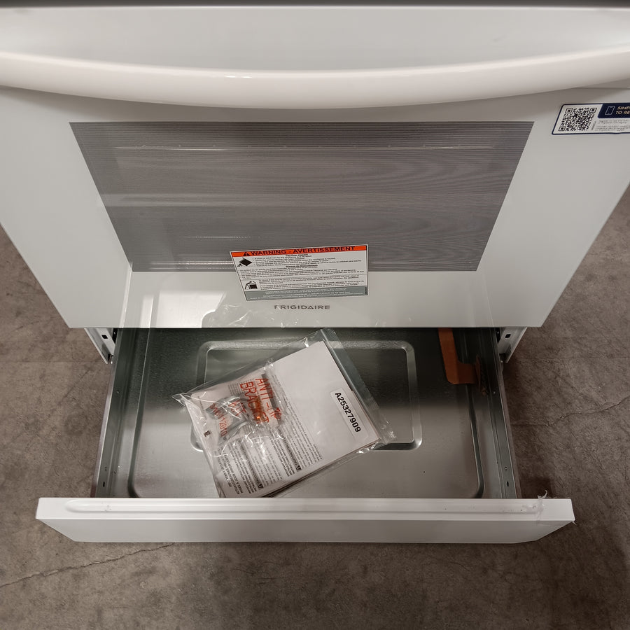 Frigidaire 5 Burners 5.1-cu ft Slide-In Natural Gas Range in White 20531SD501 - FCFG3062AW - Open Box