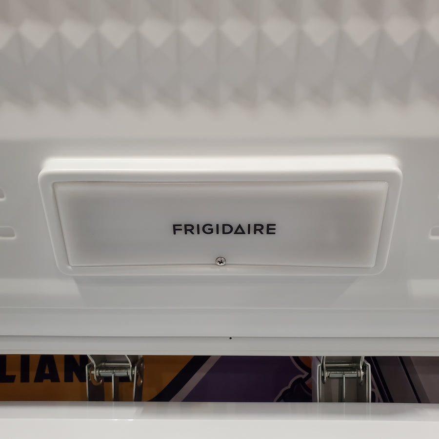 Frigidaire 20 Cu. Ft. Garage Ready Chest Freezer in White 20132SD316 - FFCL2042AW - Scratch & Dent (Major)
