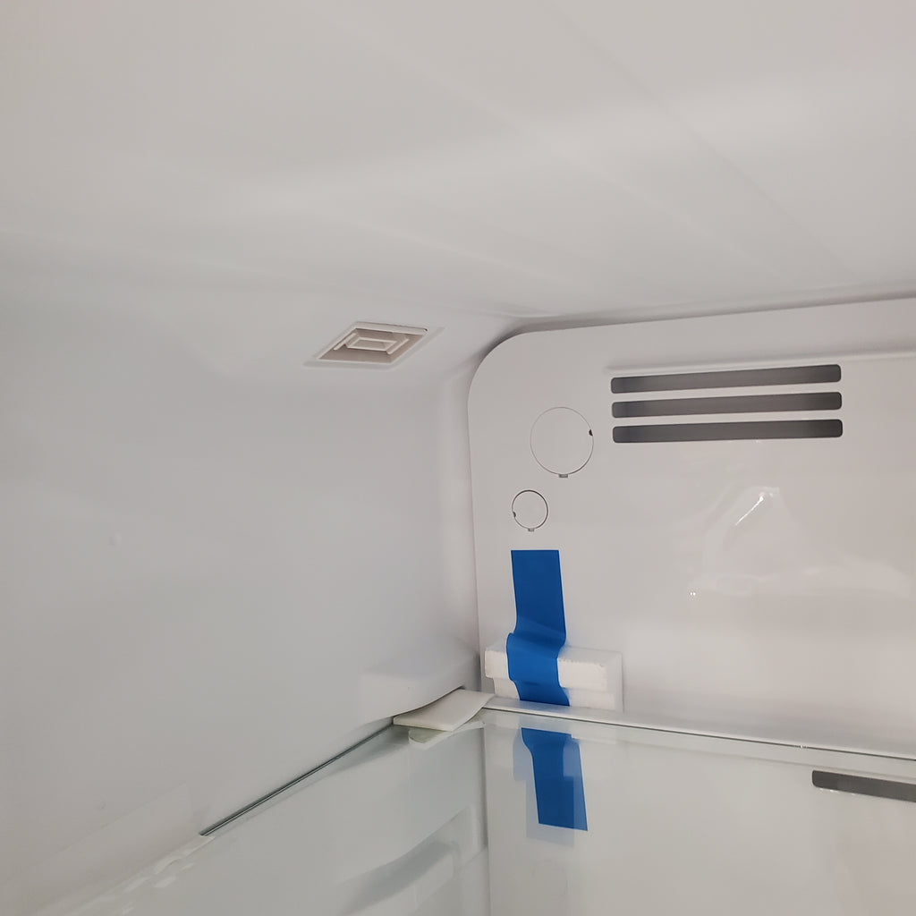 Pictures of Frigidaire 16 Cu. Ft. Garage Ready Top Freezer Refrigerator in White 3SD612 - FRTE1622AW - Scratch & Dent (Moderate) - Neu Appliance Outlet - Discount Appliance Outlet in Austin, Tx