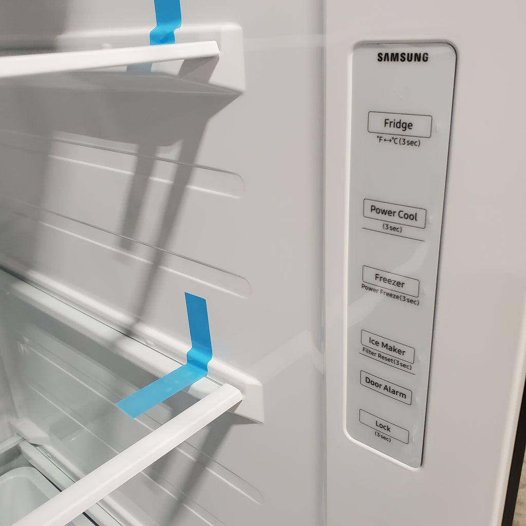 Pictures of Samsung 27.4-cu ft Side-by-Side Refrigerator with Ice Maker (Fingerprint Resistant Stainless Steel) RS27T5200SR - Scratch & Dent - (Minor) - Neu Appliance Outlet - Discount Appliance Outlet in Austin, Tx