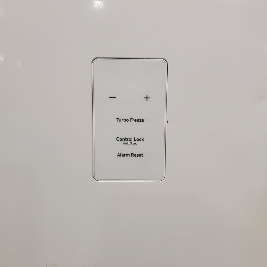 GE Garage Ready 21.3 cu. ft. Frost Free Defrost Upright Freezer in White 30133SD115 - FUF21DLRWW - Scratch & Dent (Minor)