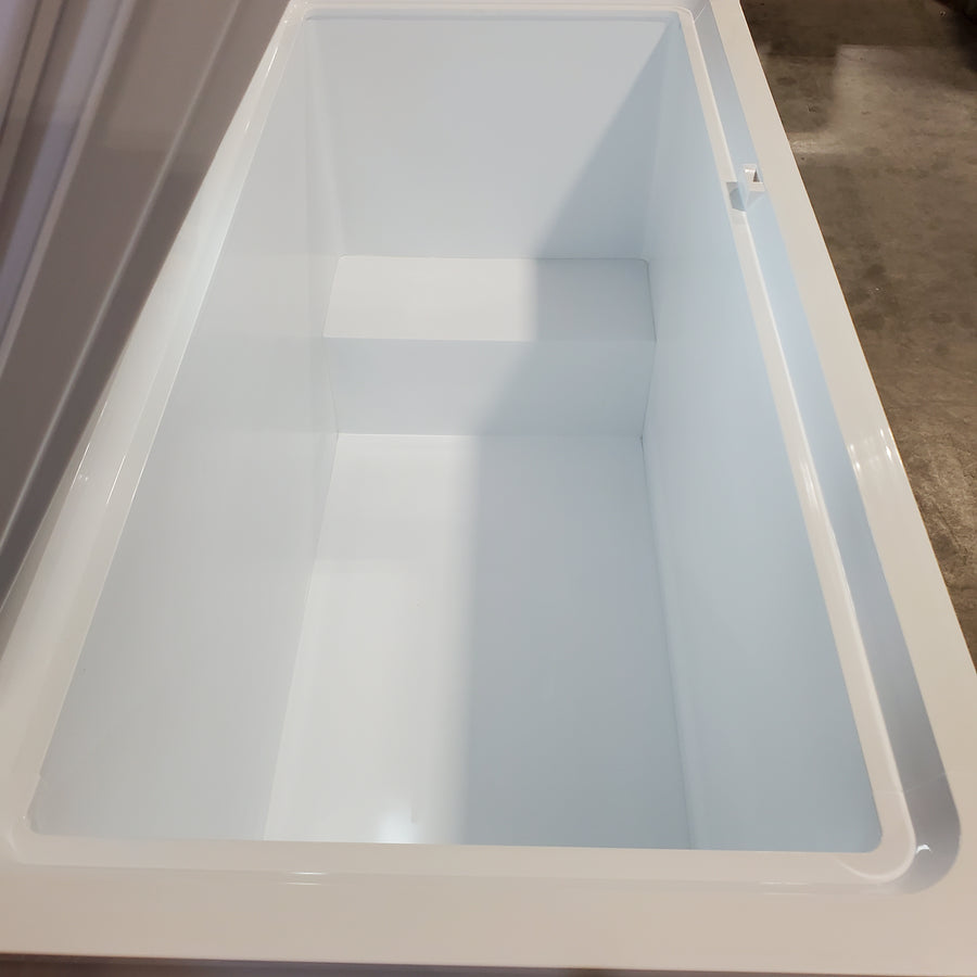 Frigidaire 15 Cu. Ft. Garage Ready Chest Freezer FFCL1542AW - Scratch & Dent (Major)