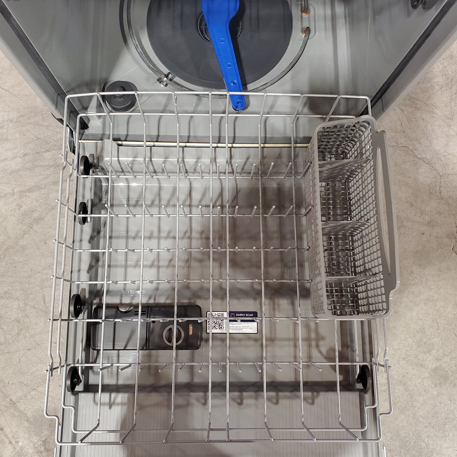 Frigidaire 24 In. in. Front Control Built-In Tall Tub Dishwasher in White with 3-Cycles, 55 dBA 20534SD696 - FFCD2413UW - Scratch & Dent (Moderate)
