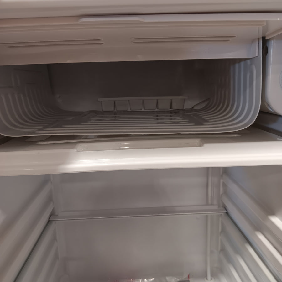 Frigidaire 3.2-cu ft Mini Fridge in White EFR372-WHITE-COM - Scratch & Dent (Minor)