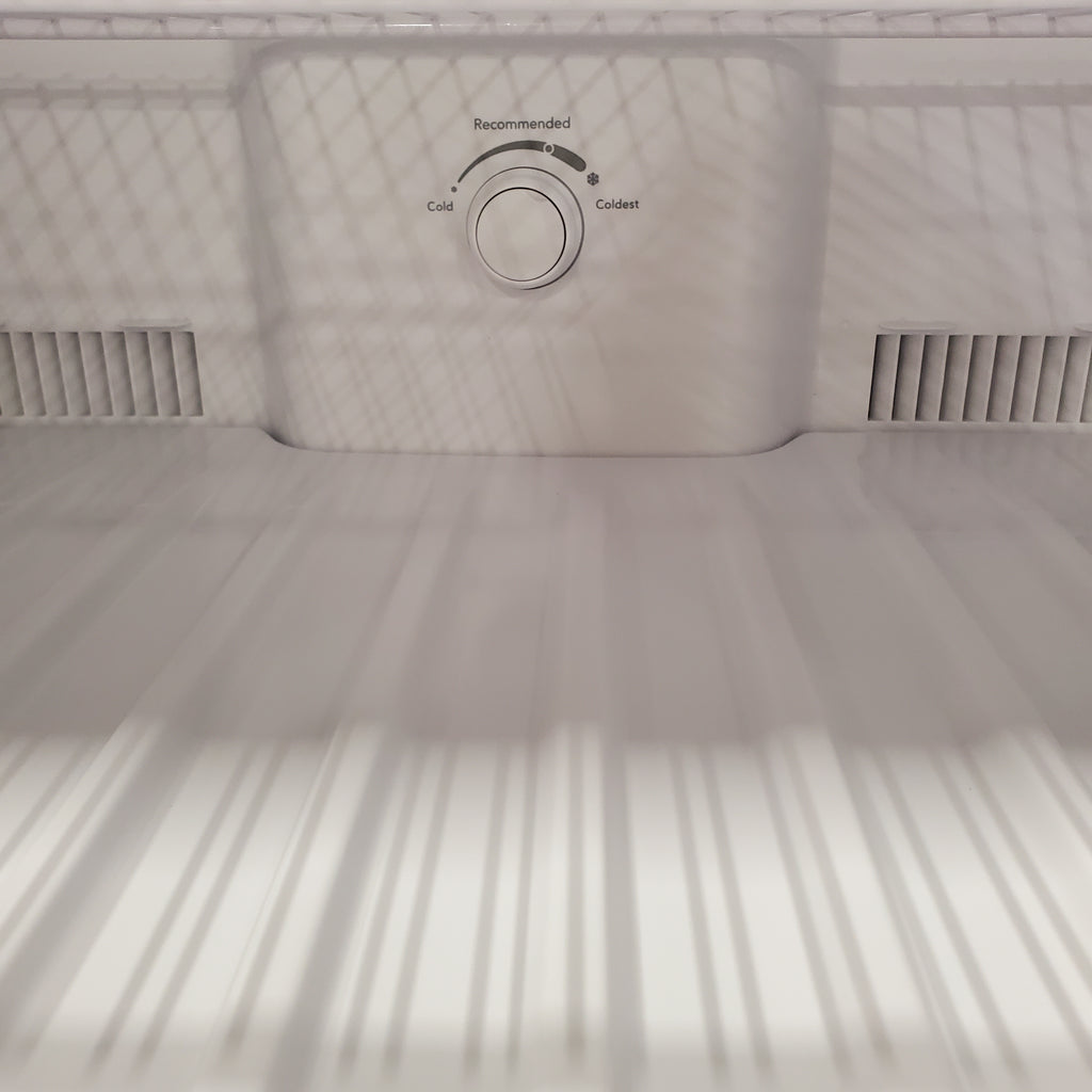 Pictures of Frigidaire Top Freezer 18 Cu. Ft. Capacity Refrigerator with Spacious Interior Storage and Bright LED Lighting in White FFHT1822UW - 3SD372 - Scratch and Dent (Moderate) - Neu Appliance Outlet - Discount Appliance Outlet in Austin, Tx