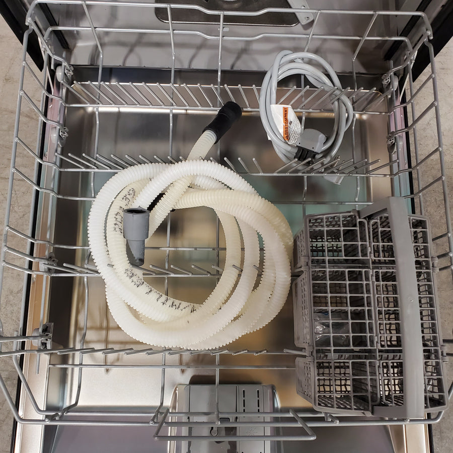 Bosch 100 Series 24" Front Control Smart Built-In Hybrid Stainless Steel Tub Dishwasher with 50dBA in Black SHE3AEM6N - Open Box