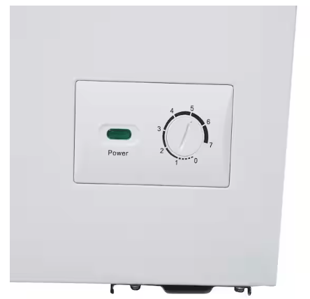 Magic Chef 3.5 cu. ft. Manual Defrost Chest Freezer in White 251311SD937 - HMCF35W5 - Scratch & Dent (Moderate)