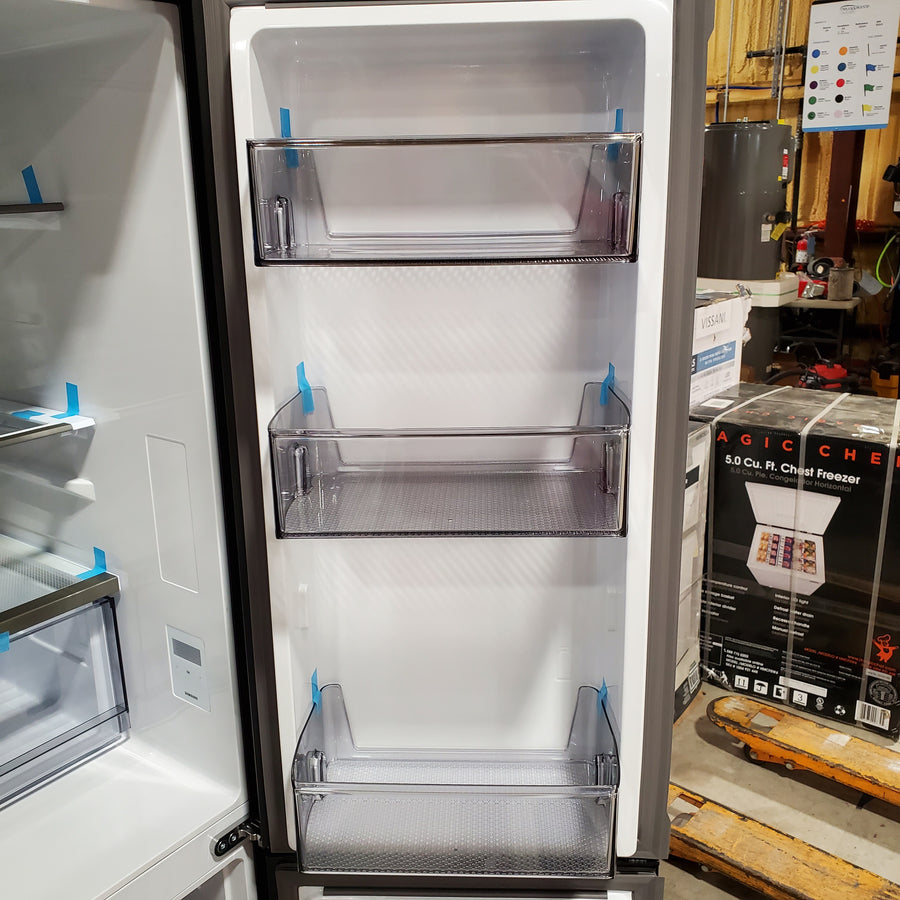 Samsung Bespoke 4-Door Flex™ Refrigerator (29 cu. ft.) with Beverage Center™ 22SD027 - RF29DB9600AP - Scratch & Dent (Minor)