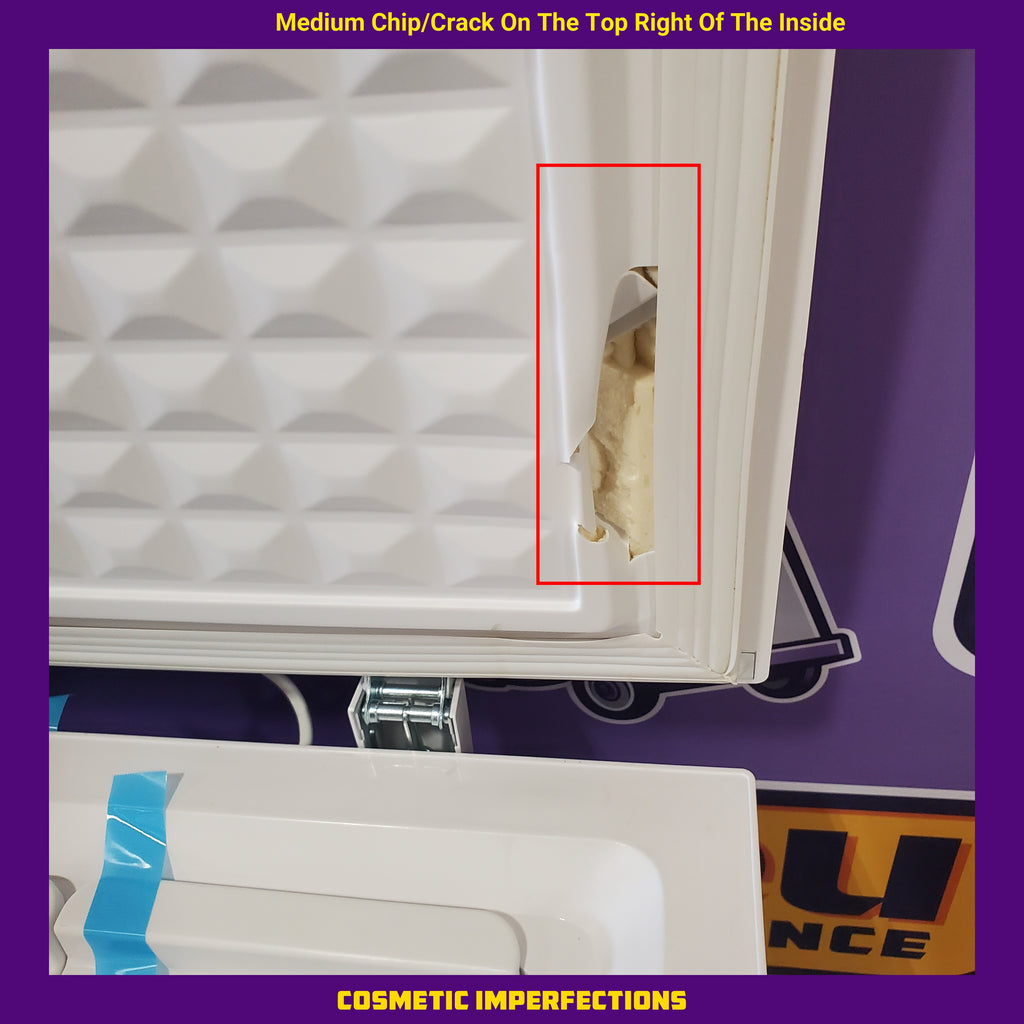 Pictures of Magic Chef 5.0. cu. ft. Chest Freezer with Interior LED Light and Defrost Water Drain HMCF5W4 - Scratch & Dent (Moderate) - Neu Appliance Outlet - Discount Appliance Outlet in Austin, Tx