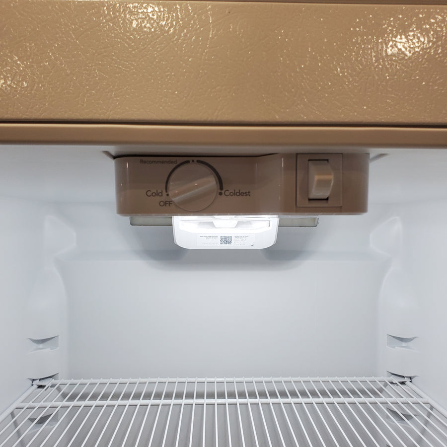 Frigidaire 30" Wide Garage Ready Top Freezer 18 Cu. Ft. Refrigerator with EvenTemp Cooling System and Spacious Interior Storage in White 22136SD271 - FFTR1814WW - Scratch & Dent (Minor)