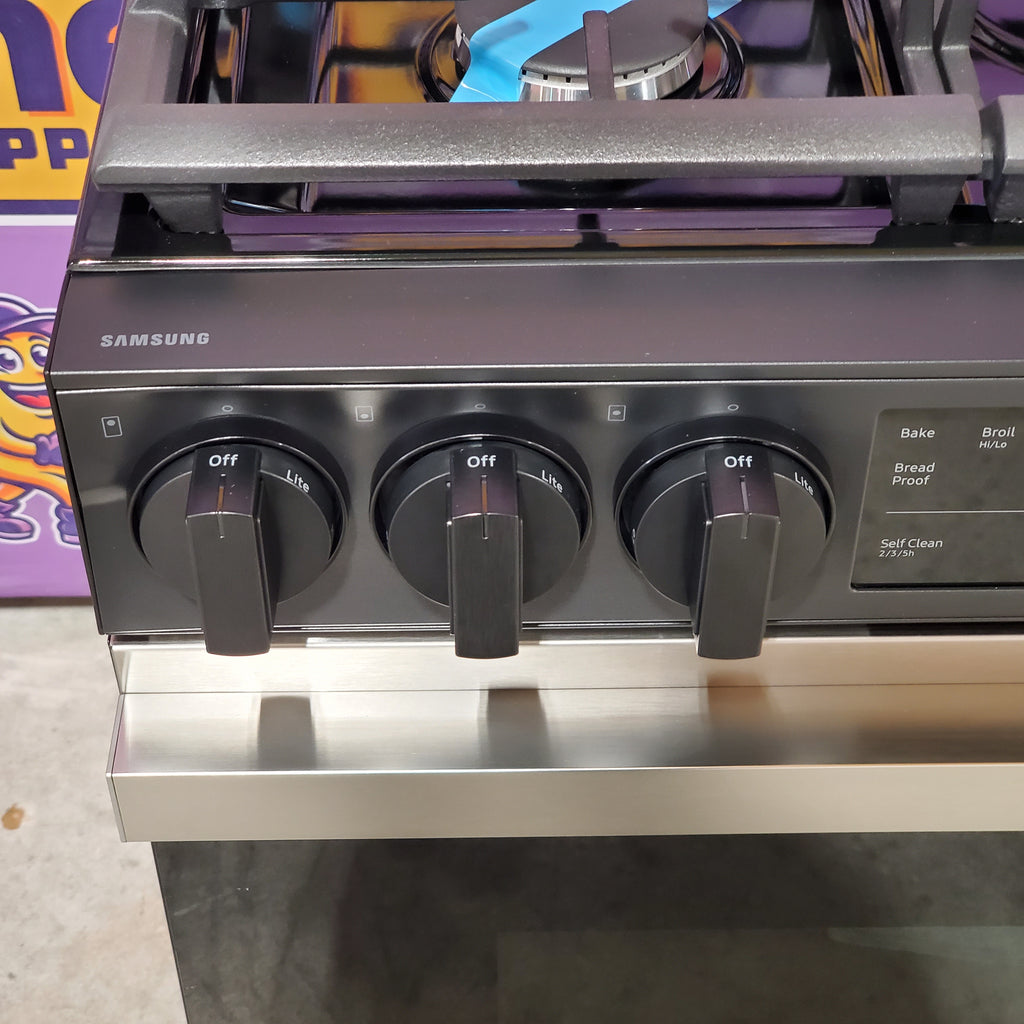 Pictures of Samsung Bespoke 6.0 cu. ft. Smart Slide-In Gas Range with Precision Knobs in Stainless Steel NSG6DG8100SR - Scratch & Dent (Minor) - Neu Appliance Outlet - Discount Appliance Outlet in Austin, Tx