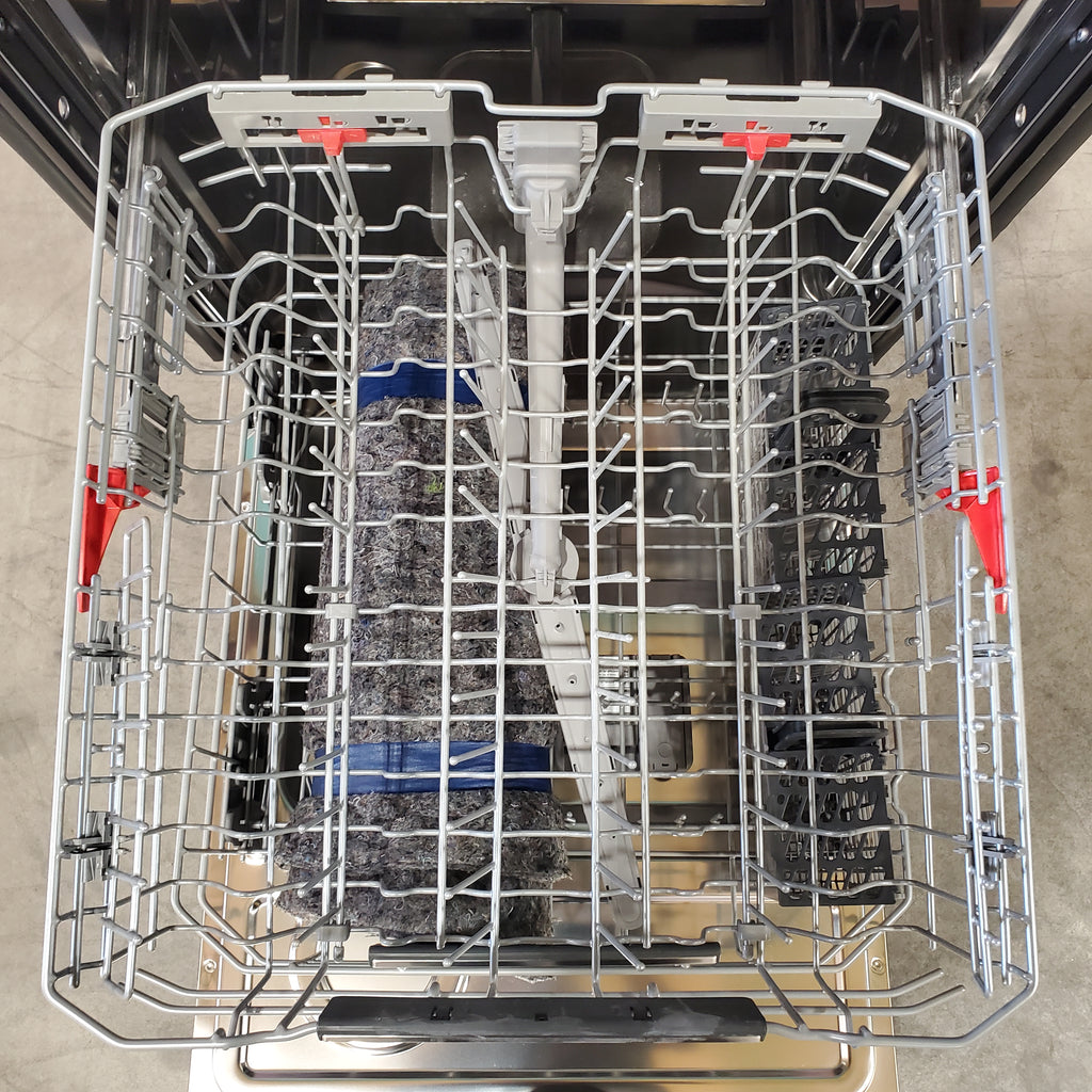 Pictures of Samsung AutoRelease Smart 39dBA Dishwasher with Linear Wash in Fingerprint Resistant Black Stainless Steel DW80R9950UG - Scratch and dent (minor) - Neu Appliance Outlet - Discount Appliance Outlet in Austin, Tx