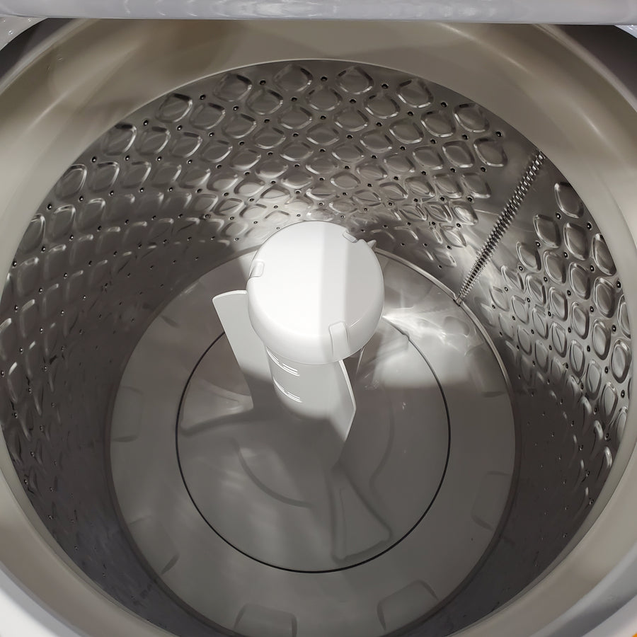 Frigidaire Electric Washer/Dryer Laundry Center - 3.9 Cu. Ft Washer and 5.5 Cu. Ft. Dryer 22SD56 - FLCE7522AW - Scratch & Dent (Minor)