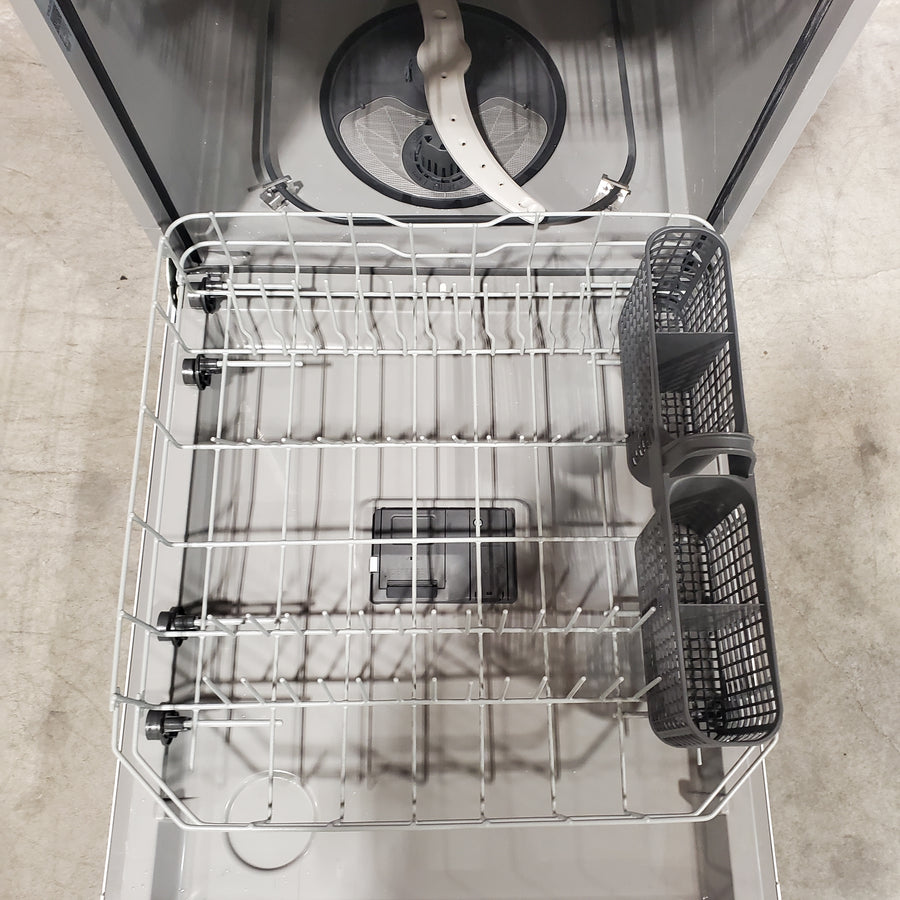 GE® ENERGY STAR® Dishwasher with Front Controls in White 25134SD480 - GDF460PGTWW - Scratch & Dent (Minor)