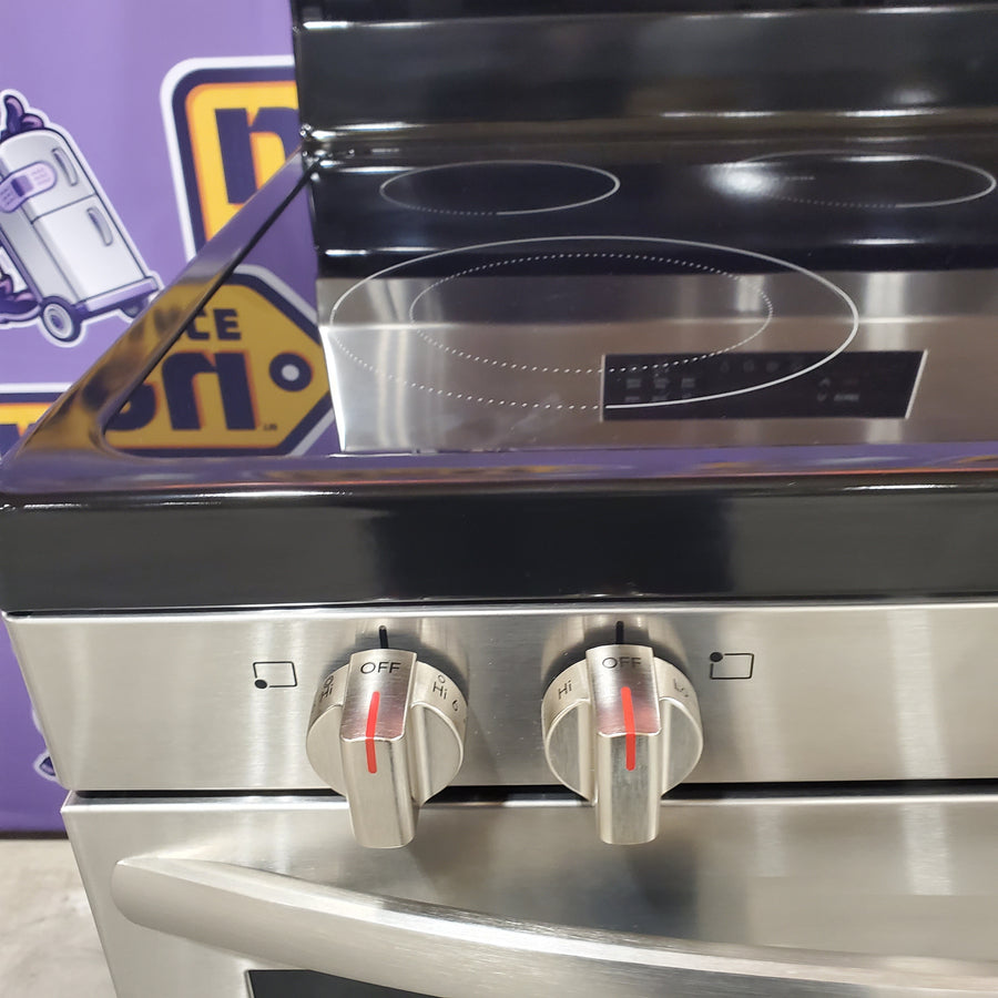 Frigidaire Electric Range with Five Cooktop Element, Air Fry and Self Cleaning 7SD793 - FCRE3083AS - Open Box