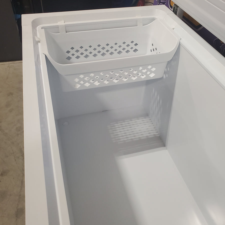 Frigidaire 25 Cu. Ft. Garage Ready Chest Freezer with LED Light and Adjustable Temperature Control 3SD824 - FFCL2542AW - Scratch & Dent (Major)