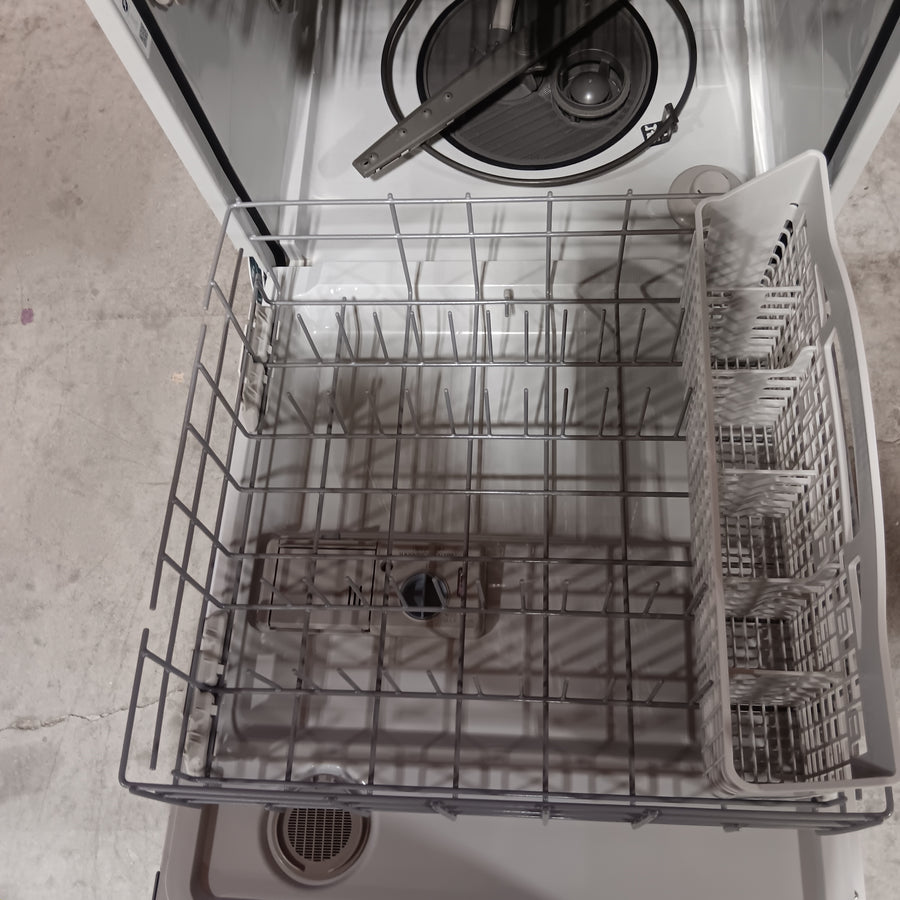 Whirlpool Front Control Built-In Dishwasher with Boost Cycle and 57 dBA in Stainless Steel 22137SD377 - WDF341PAPM - Scratch & Dent (Minor)